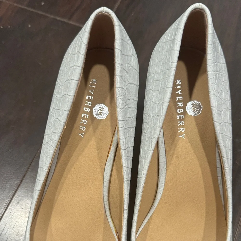 Croc-Embossed Women's Heels Light Gray | Good Used Condition